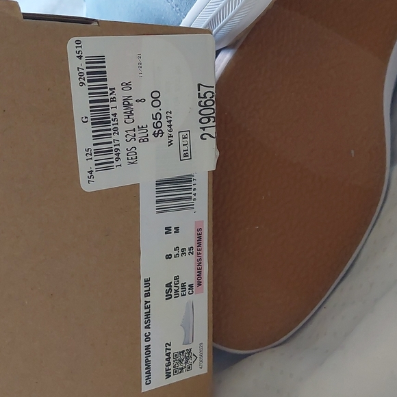 Shoes - Picture 3 of 4